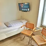 アパートホテル B & L 3*