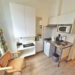 B & L Aparthotel