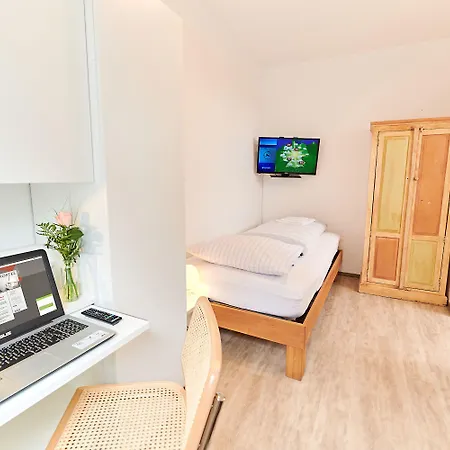 شقة فندقية B & L