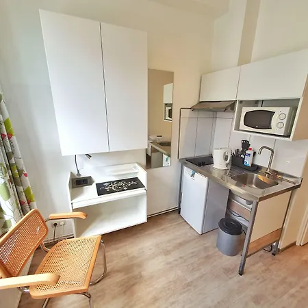 B & L アパートホテル